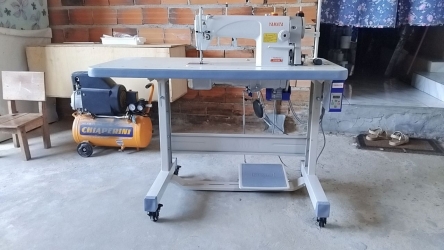 Reta Yamata com motor Eletrônico, costura de tudo, 400w,
